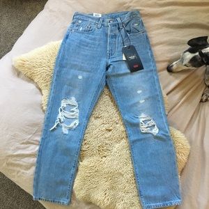 NWT Levi’s Premium original 501 cropped jeans.